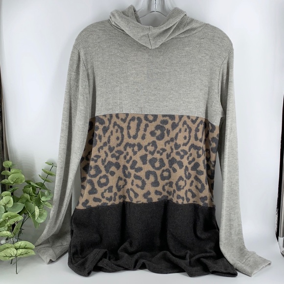 New Boutique Leopard and Gray Tunic with Pockets - Picture 4 of 4